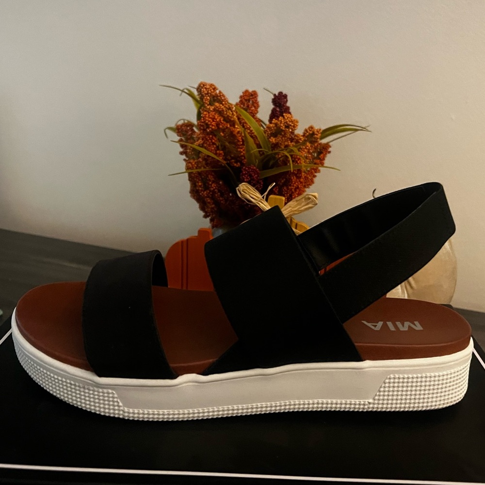 MIA sandals